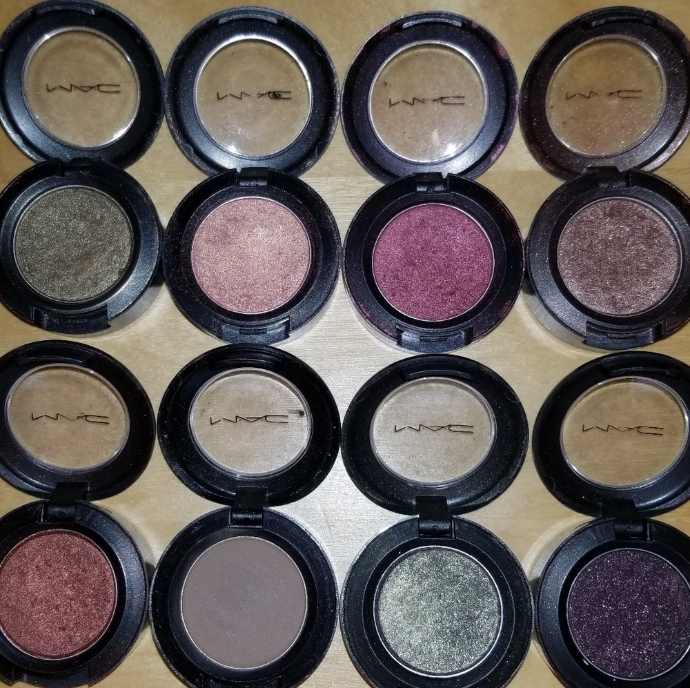 Lightly used MAC Cosmetics eyeshadow powder - Picture 4 of 5